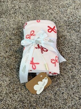 NWT Angel Dear Candy Cane Bows Swaddle Blanket